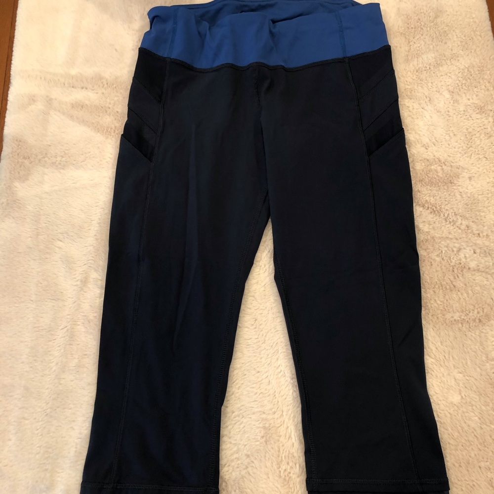 Lululemon Navy Cropped Leggings, Size 8